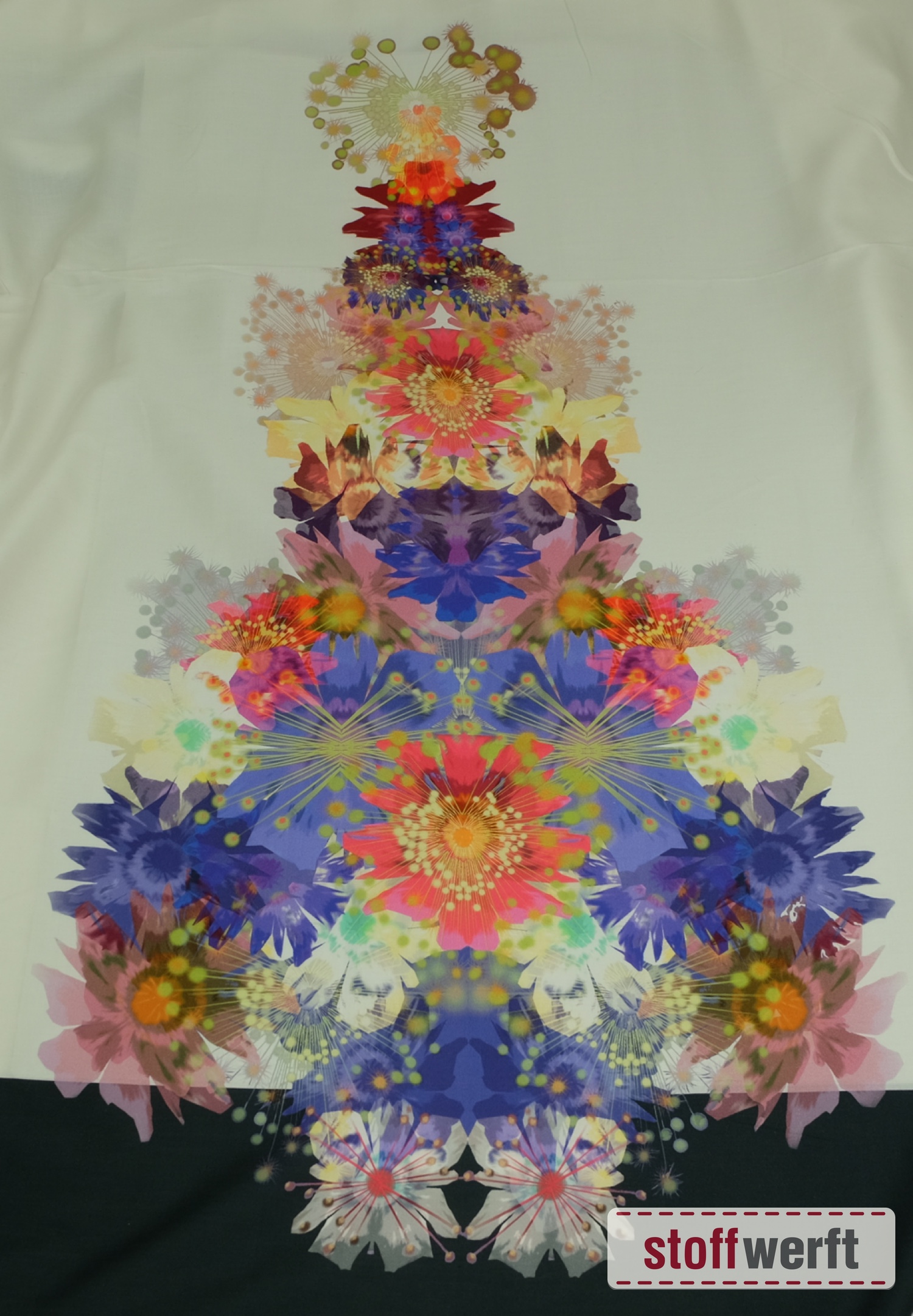 Baumwollstoff mit Blumenpracht 